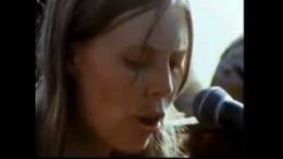 Joni-Mitchell-Woodstock-1969-Live